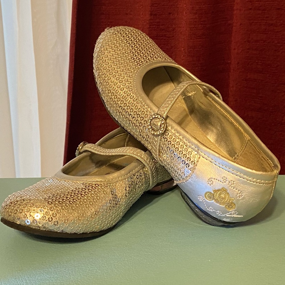 DISNEY Cinderella shoes Girls size 10M pre-Loved/post-Ball! Sparkly tiny heels!
